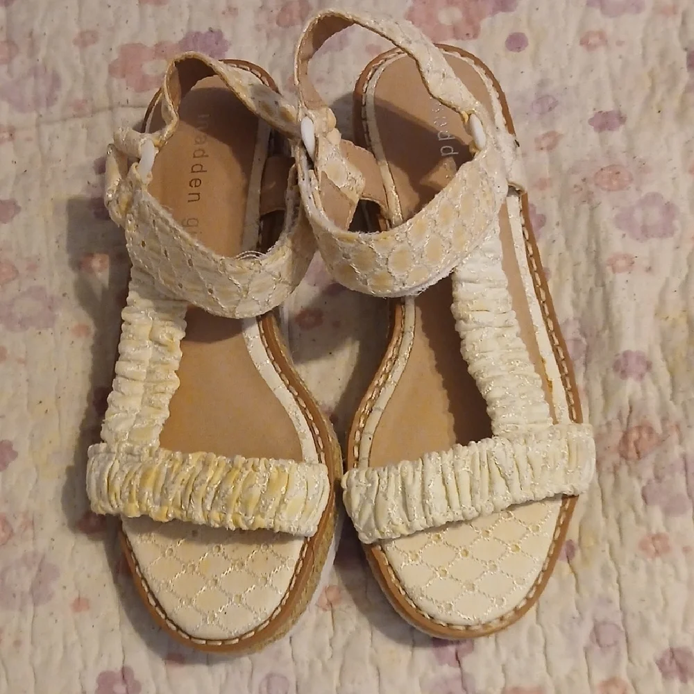 Madden Girl Kids Textured Cream Sandals